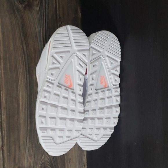 New Nike Womens Air Max Command White Orange Sneakers Size 6.5 Casual Streetwear - Picture 8 of 9